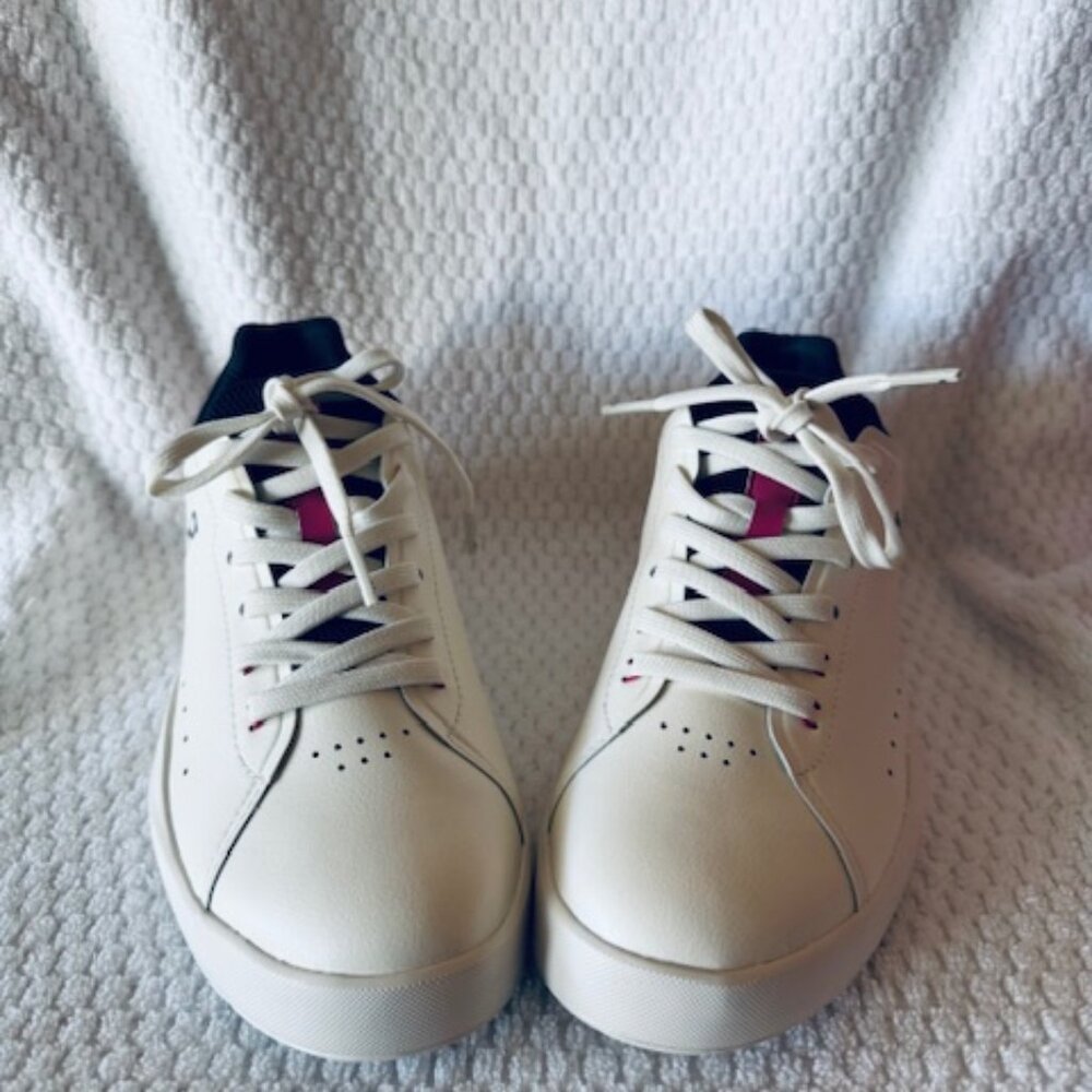 On Cloud The Roger Advantage 1 Ivory Pink 7W Wide NWB Sneaker